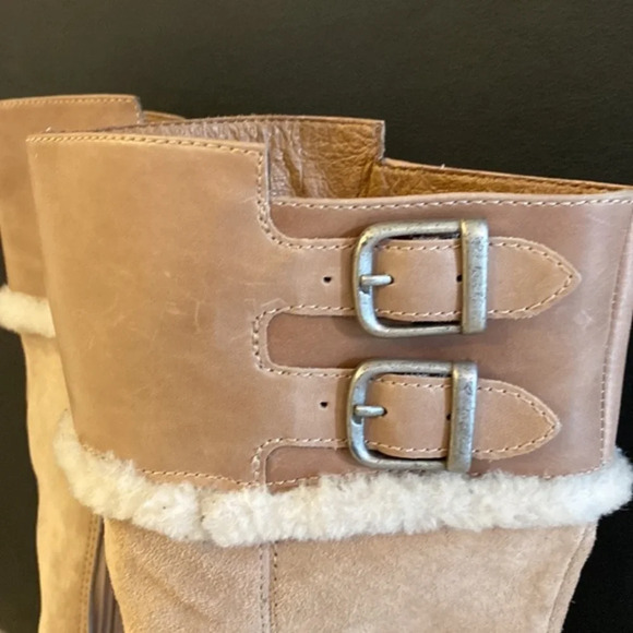 Ugg Heel Boots Leather Suede & Sheepskin NWOT - Picture 6 of 16